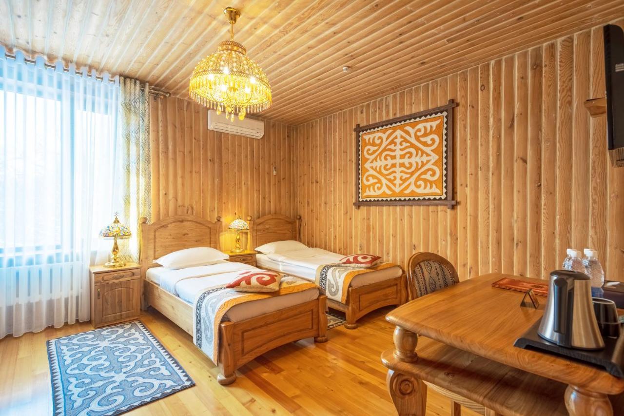 Navat Hotel Бишкек Екстериор снимка