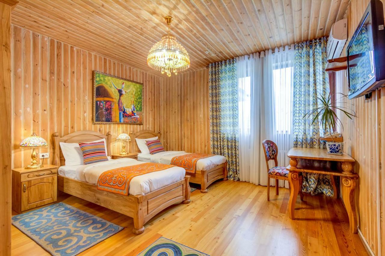 Navat Hotel Бишкек Екстериор снимка