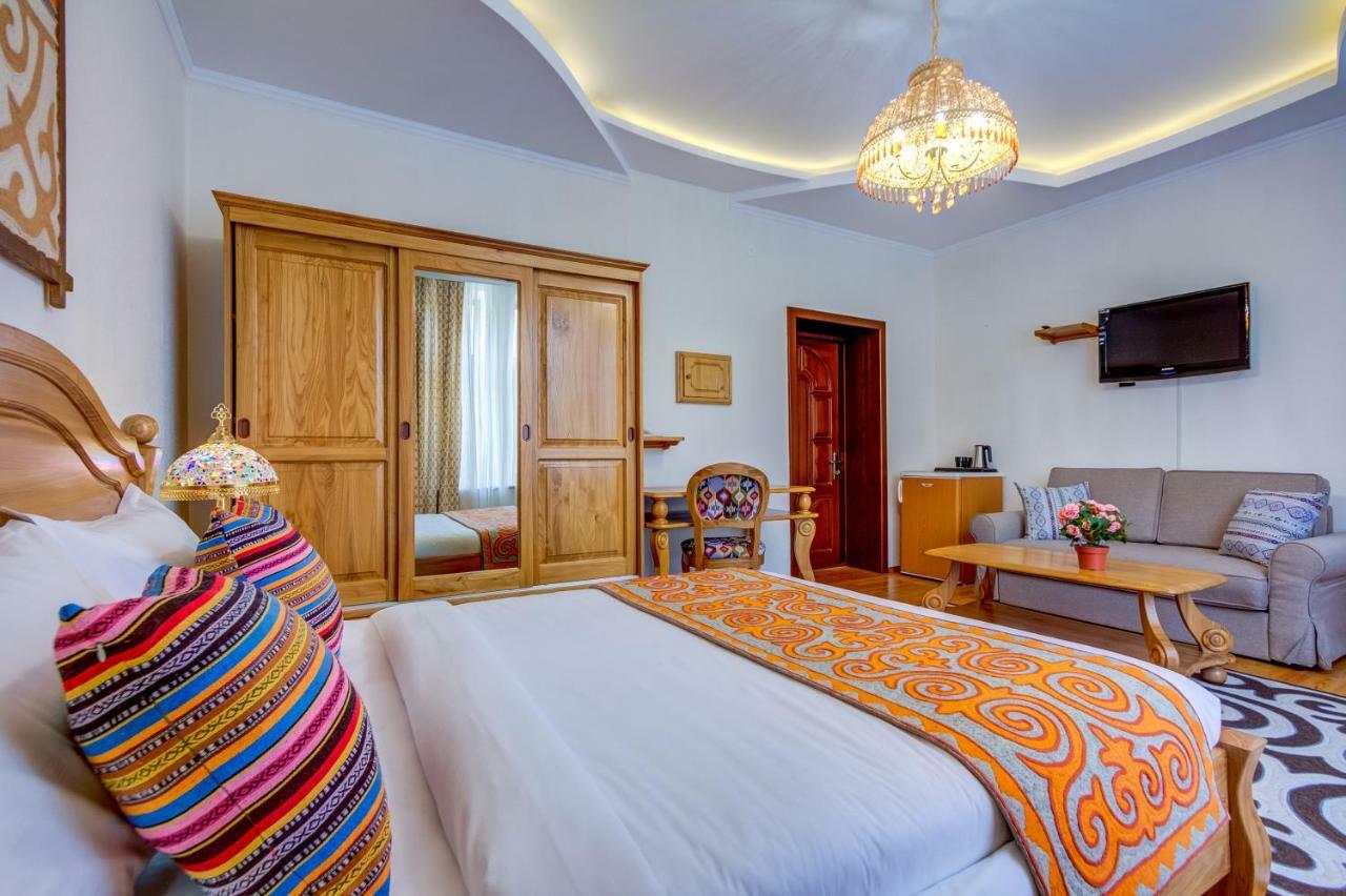 Navat Hotel Бишкек Екстериор снимка