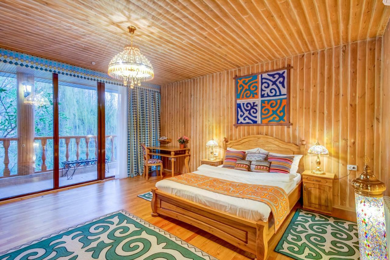 Navat Hotel Бишкек Екстериор снимка