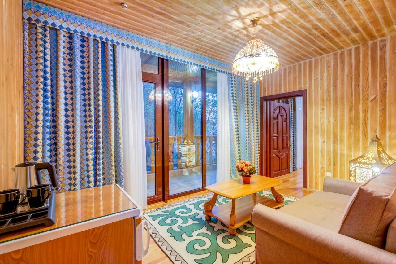 Navat Hotel Бишкек Екстериор снимка