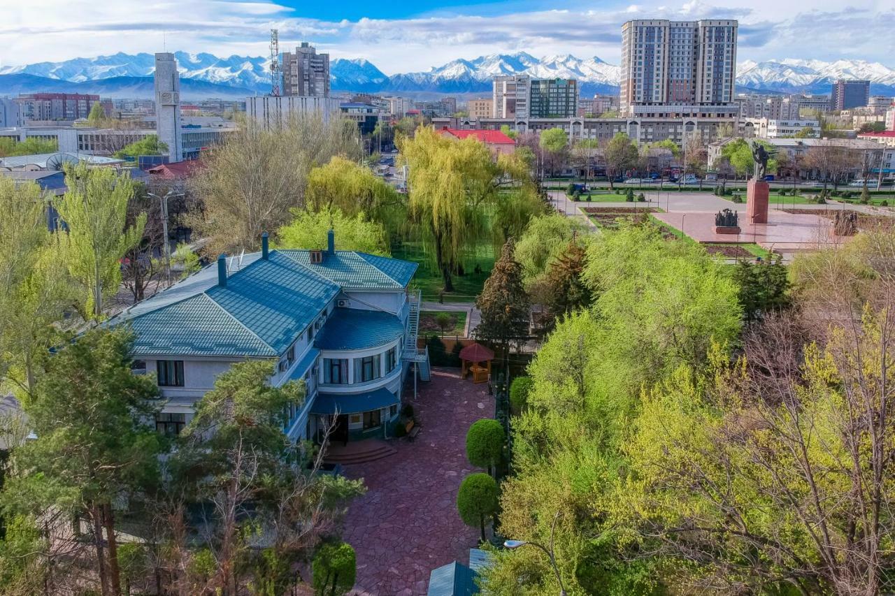 Navat Hotel Бишкек Екстериор снимка