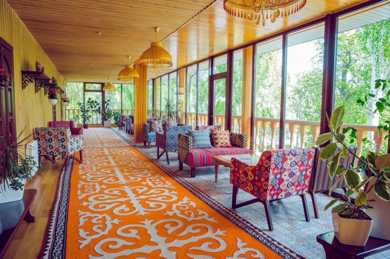 Navat Hotel Бишкек Екстериор снимка