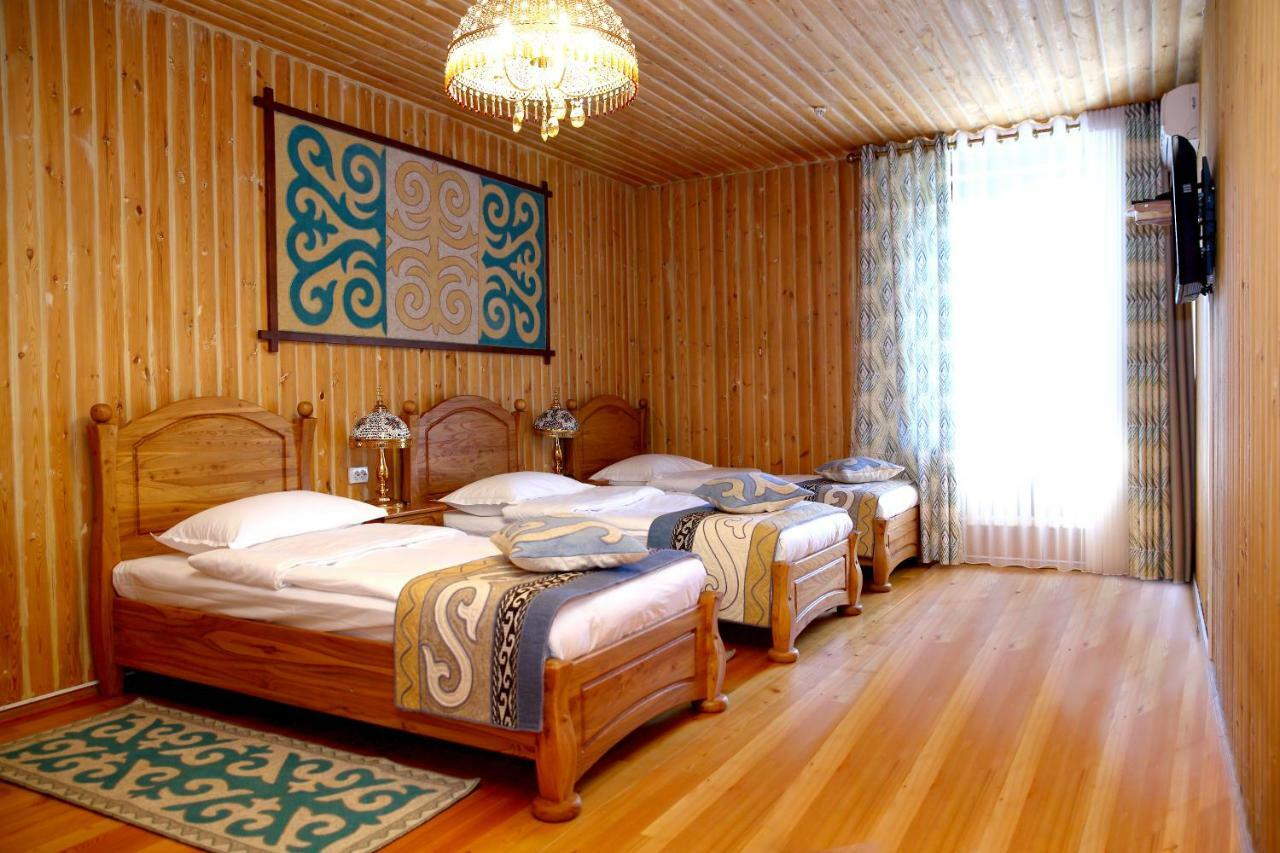 Navat Hotel Бишкек Екстериор снимка