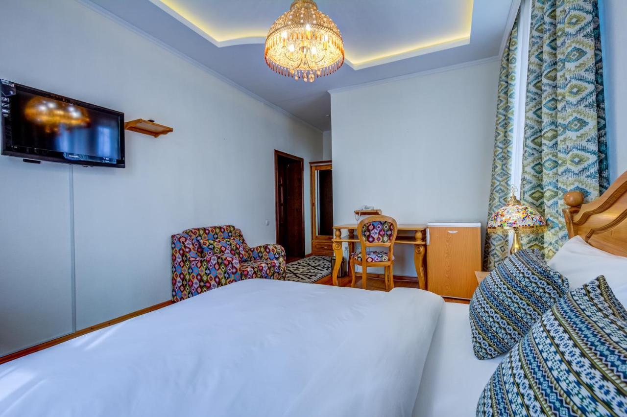 Navat Hotel Бишкек Екстериор снимка