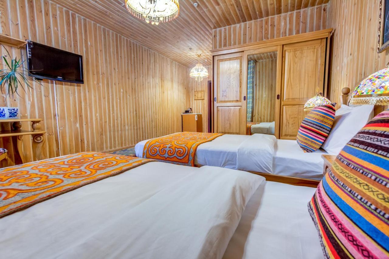 Navat Hotel Бишкек Екстериор снимка