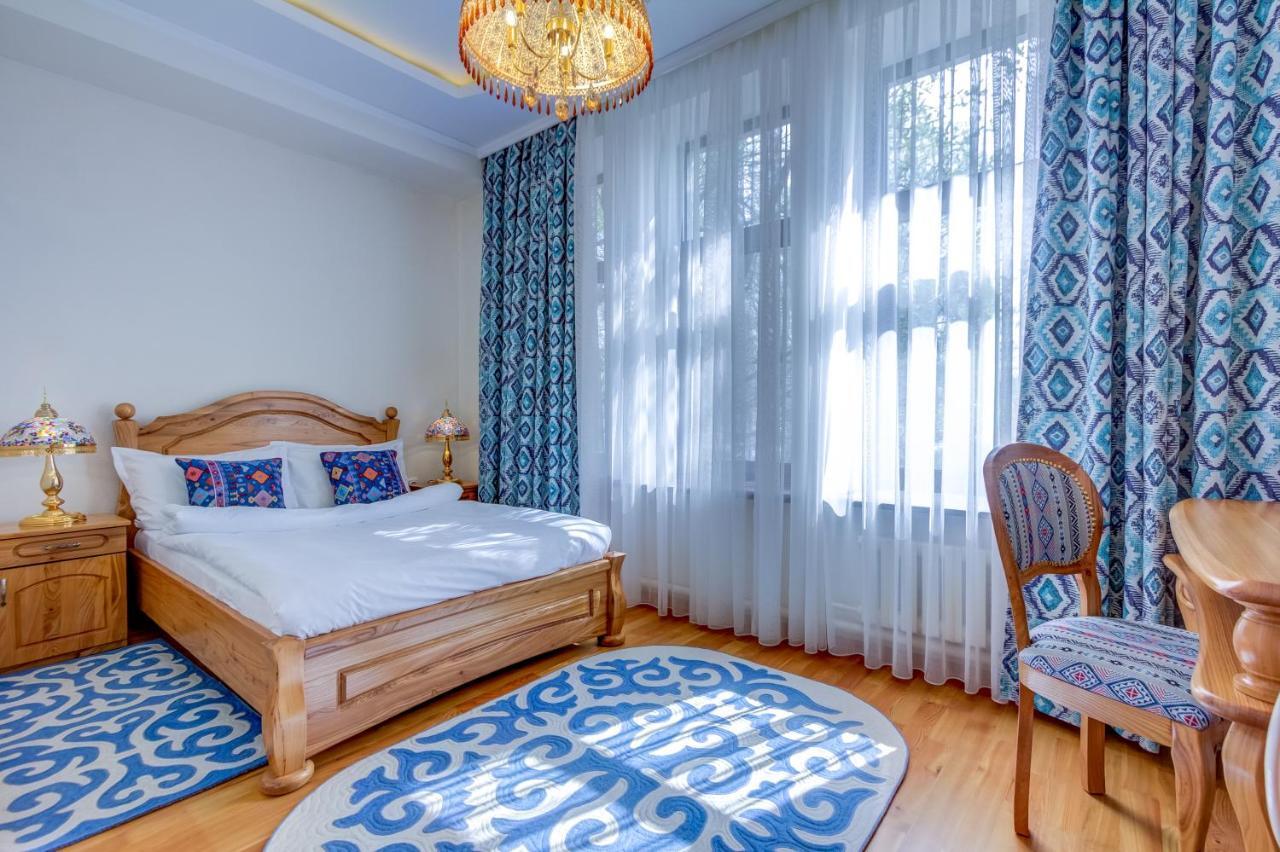 Navat Hotel Бишкек Екстериор снимка