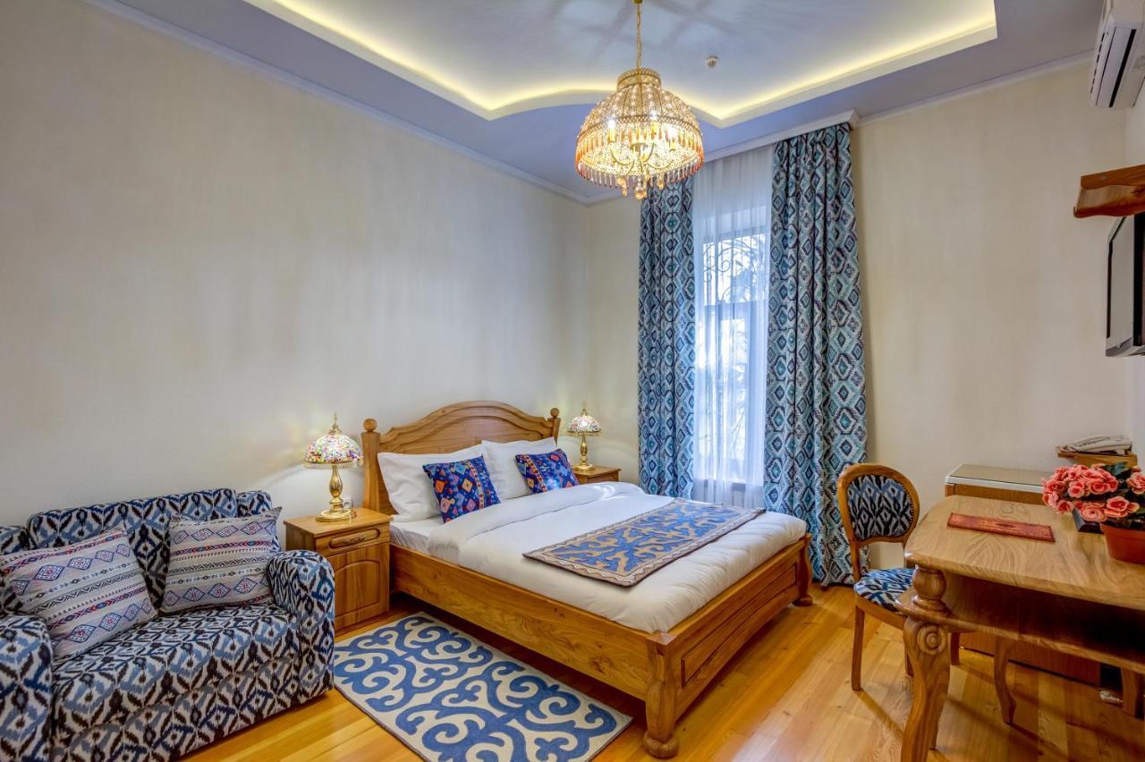 Navat Hotel Бишкек Екстериор снимка