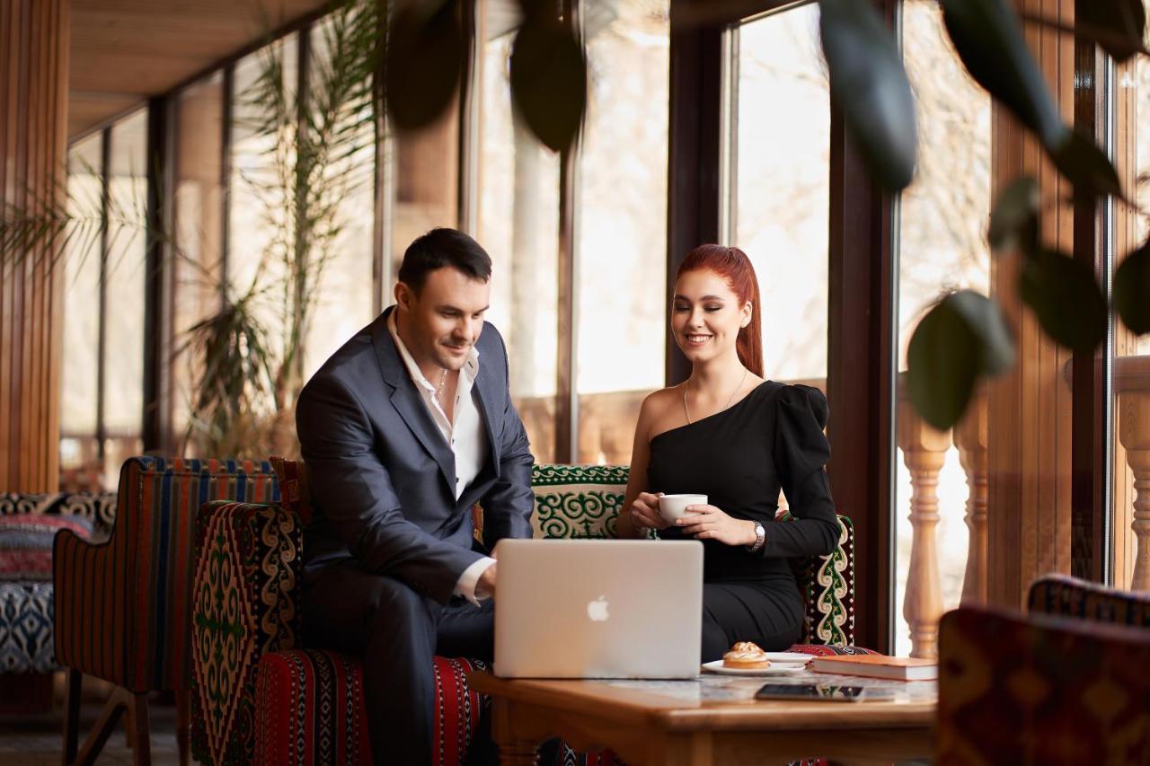 Navat Hotel Бишкек Екстериор снимка