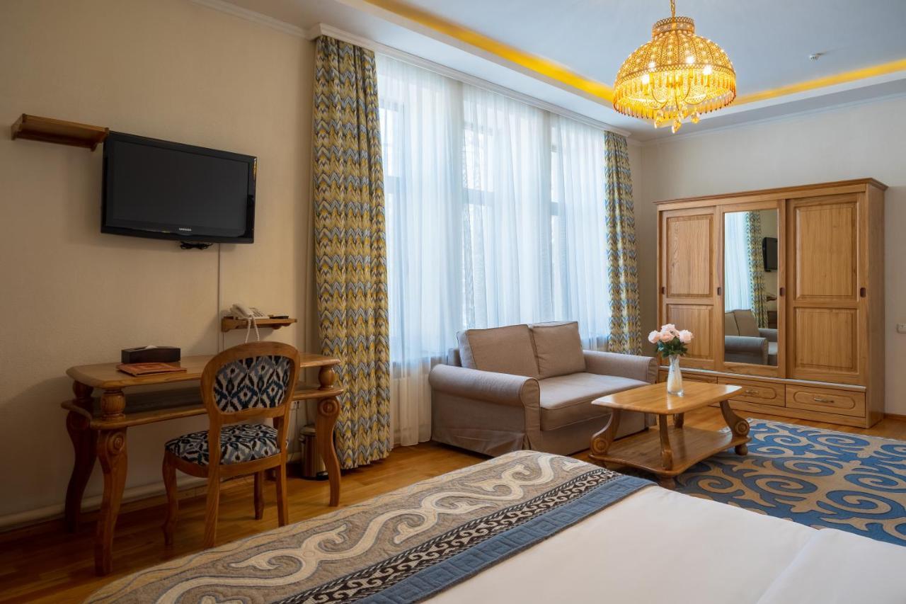 Navat Hotel Бишкек Екстериор снимка