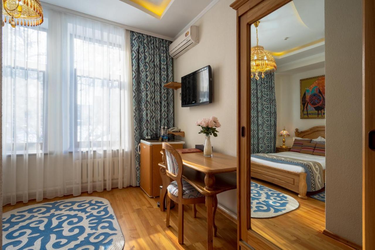 Navat Hotel Бишкек Екстериор снимка
