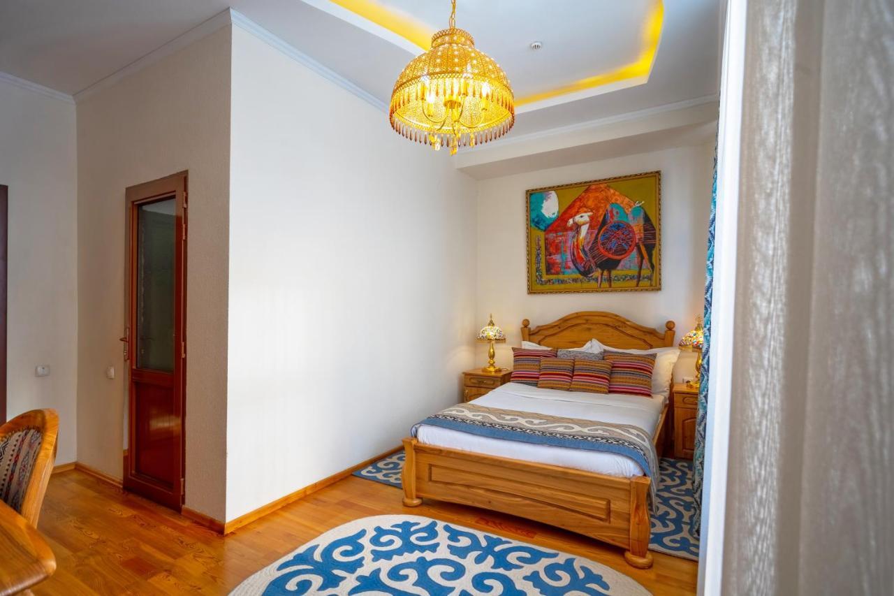 Navat Hotel Бишкек Екстериор снимка
