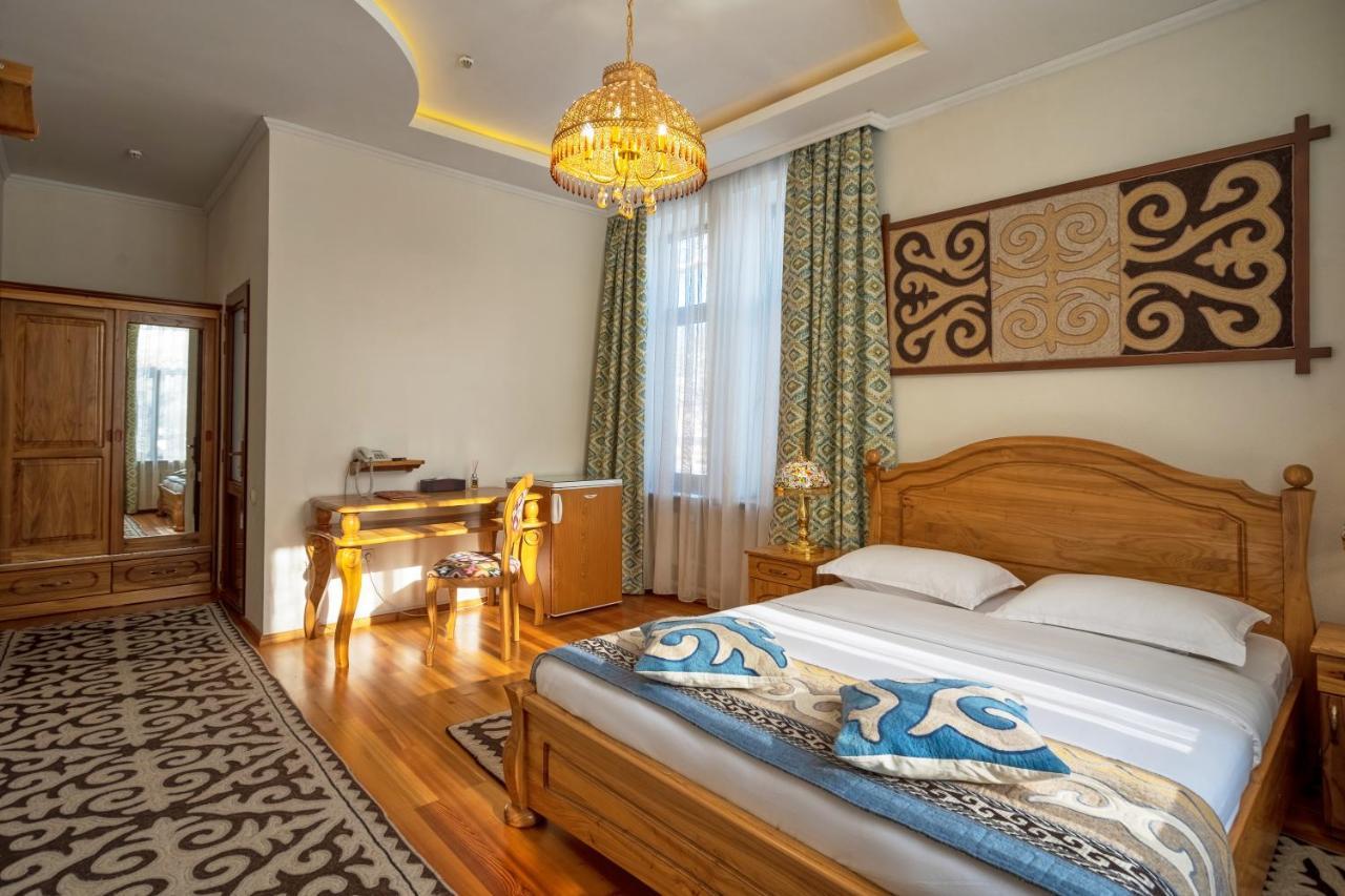 Navat Hotel Бишкек Екстериор снимка