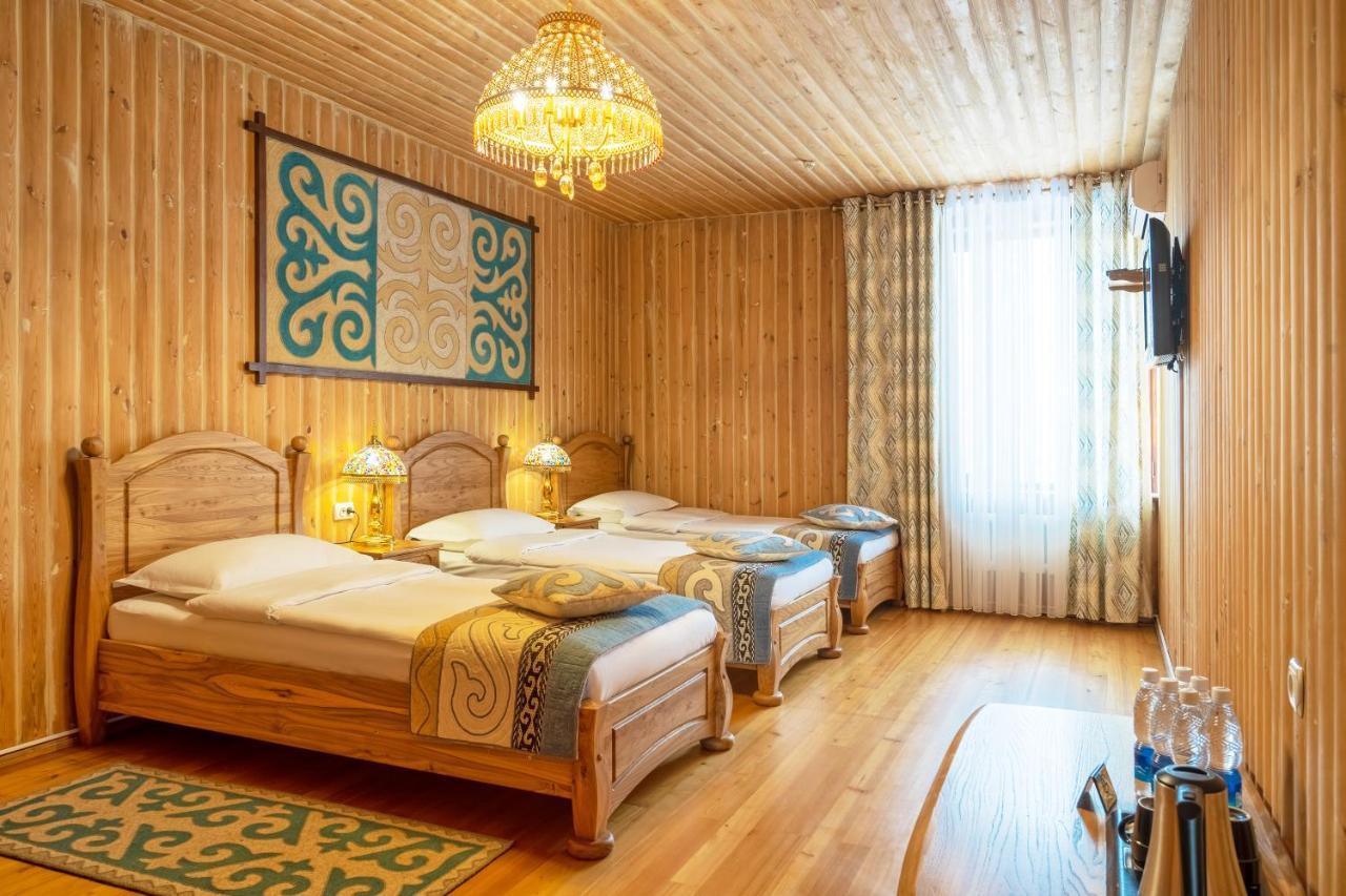 Navat Hotel Бишкек Екстериор снимка
