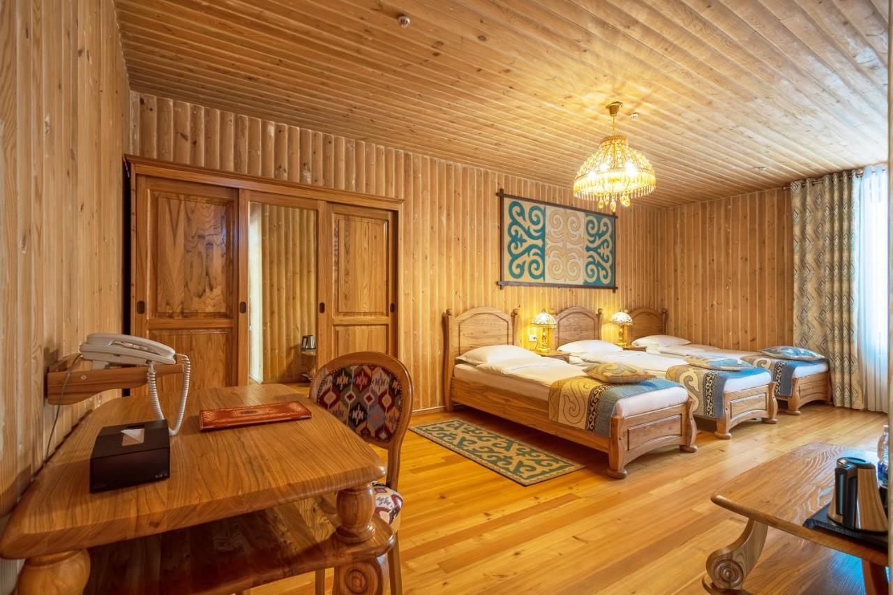 Navat Hotel Бишкек Екстериор снимка